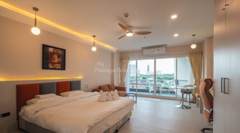 View Talay 5 Jomtien Condo Pattaya For Sale & Rent Studio With Partial Sea Views - VT5D09