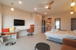 View Talay 5 Jomtien Condo Pattaya For Sale & Rent Studio With Partial Sea Views - VT5D09