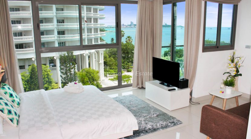 Wong Amat Tower Condo Pattaya For Sale & Rent Studio With Sea Views - WT41