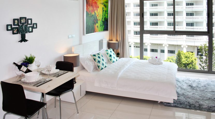 Wong Amat Tower Condo Pattaya For Sale & Rent Studio With Sea Views - WT41