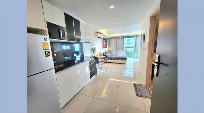 Wong Amat Tower Condo Pattaya For Sale & Rent Studio With Sea Views - WT42