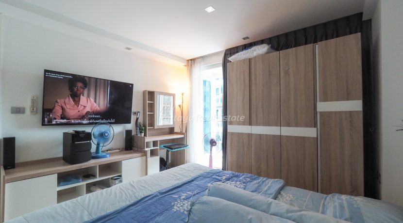 Centara Avenue Residence & Suites Pattaya For Sale & Rent 1 Bedroom With Pool Views - CARS130 & CARS130R