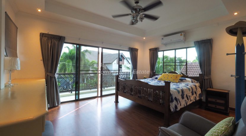 Central Park 4 Village East Pattaya House For Sale & Rent 3+1 Bedroom With Private Garden - HECP403