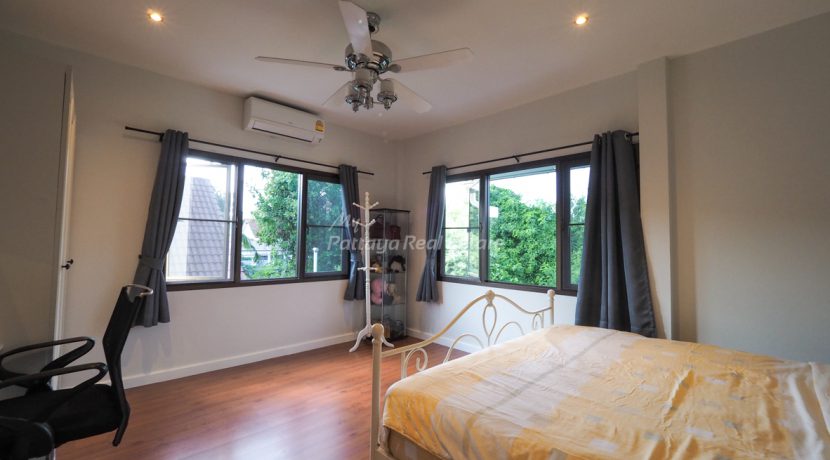 Central Park 4 Village East Pattaya House For Sale & Rent 3+1 Bedroom With Private Garden - HECP403