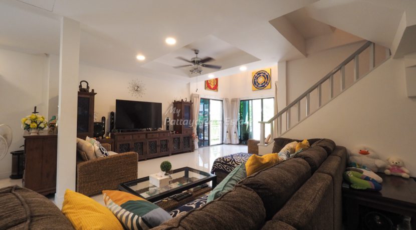 Central Park 4 Village East Pattaya House For Sale & Rent 3+1 Bedroom With Private Garden - HECP403