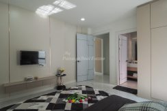 Enchant Villa House For Sale in East Pattaya 5 Bedroom With Private Pool - HEECV01