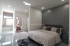 Enchant Villa House For Sale in East Pattaya 5 Bedroom With Private Pool - HEECV01