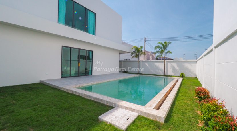 Enchant Villa House For Sale in East Pattaya 5 Bedroom With Private Pool - HEECV01