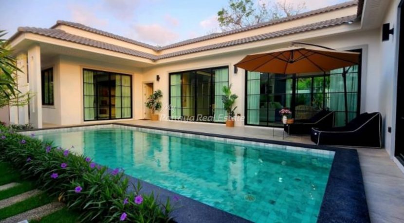 Living 17 Pool Villa House 3 Bedroom With Private Pool in East Pattaya - HELV1701