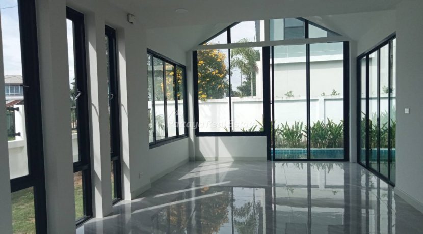 Paradise Villa 3 House For Sale & Rent 4 Bedroom With Private Pool in East Pattaya - HEPRV302