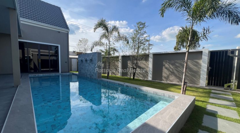 Park Side Pool Villa For Sale 3 Bedroom With Private Pool in East Pattaya - HEPSP01