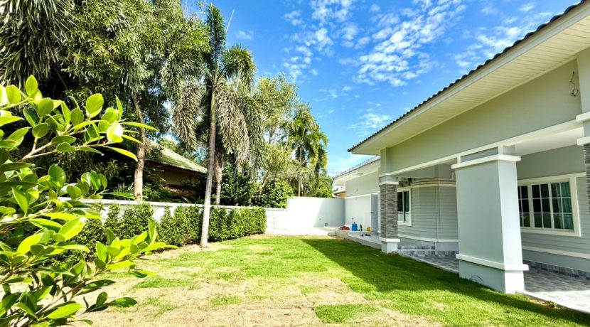 Phonthep Garden View 3 House For Sale 3 Bedroom in East Pattaya - HEPTG301