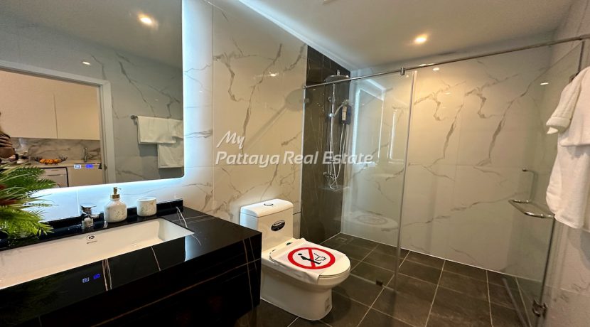 Siam Oriental Oasis Condo Pattaya For Sale & Rent Studio Unit Showroom Photo