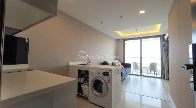 The Peak Towers Condo Pattaya For Sale & Rent 1 Bedroom With Sea Views - PEAKT94