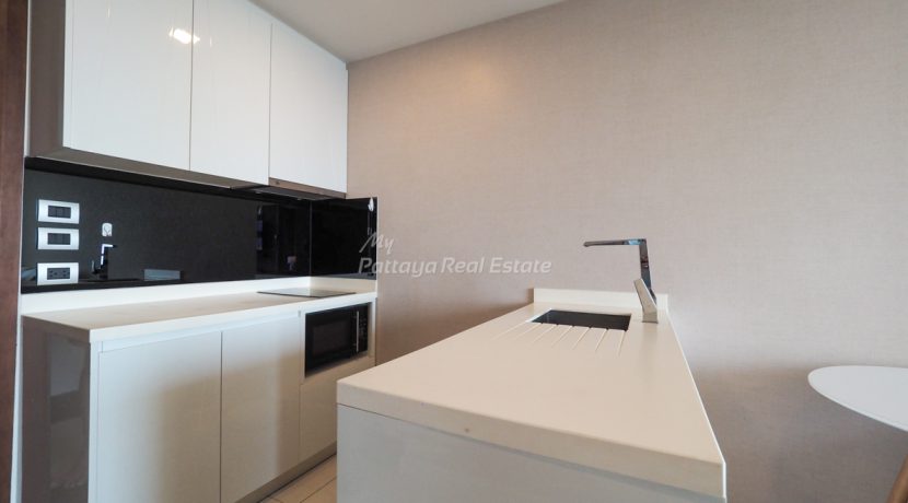 The Peak Towers Condo Pattaya For Sale & Rent 1 Bedroom With Sea Views - PEAKT94