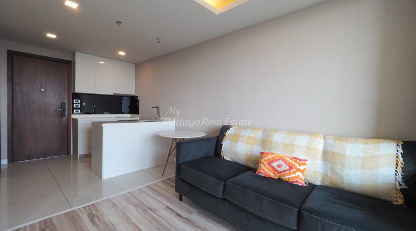 The Peak Towers Condo Pattaya For Sale & Rent 1 Bedroom With Sea Views - PEAKT94