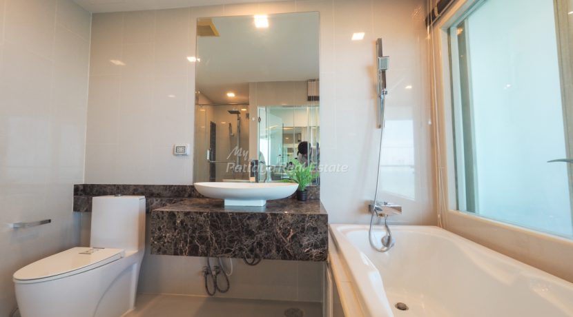 The Peak Towers Condo Pattaya For Sale & Rent 2 Bedroom With Sea & Island Views - PEAKT95